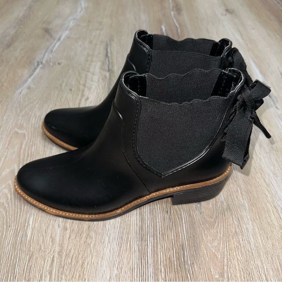 Bernardo Briton Women’s Rain Chelsea Boot Black Size 9 Bow Tie Preppy Casual - Picture 5 of 16